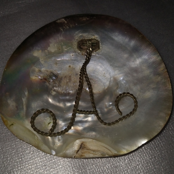 Handpainted Asian Art on 5.5" Abalone Shell - Picture 2 of 2